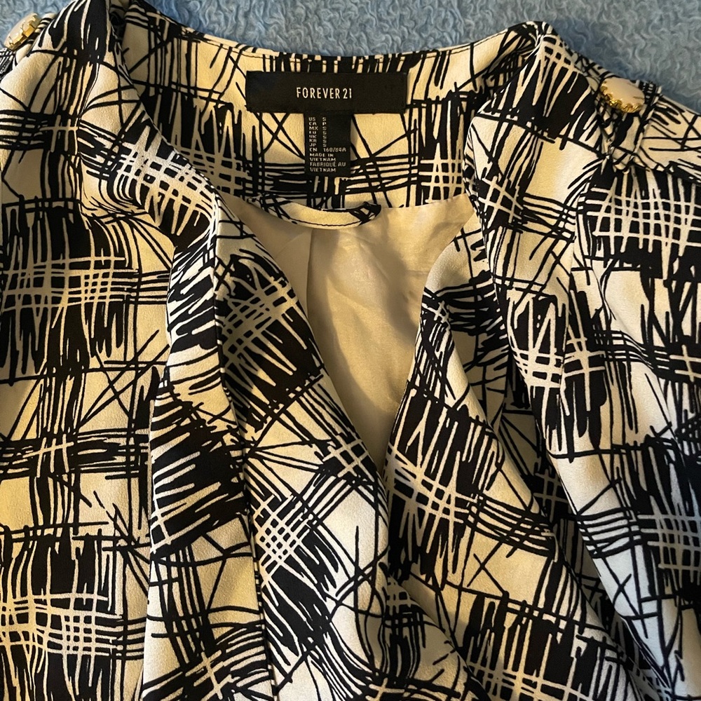 Jacket cream with black